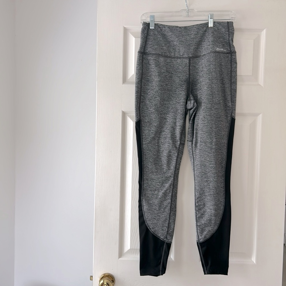 Eddie Bauer lined women’s leggings.
